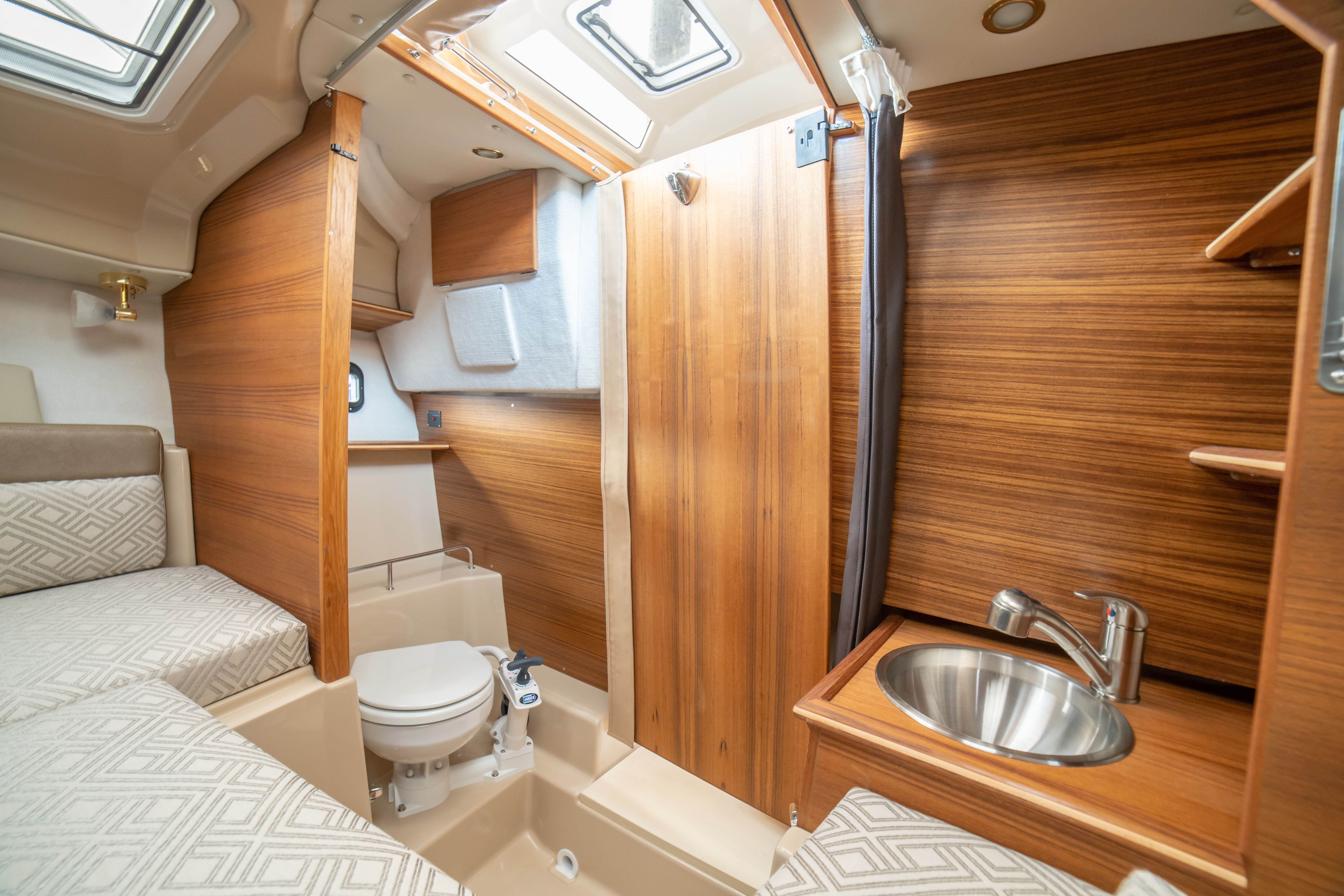 Ranger Tugs R 23 Interior 4