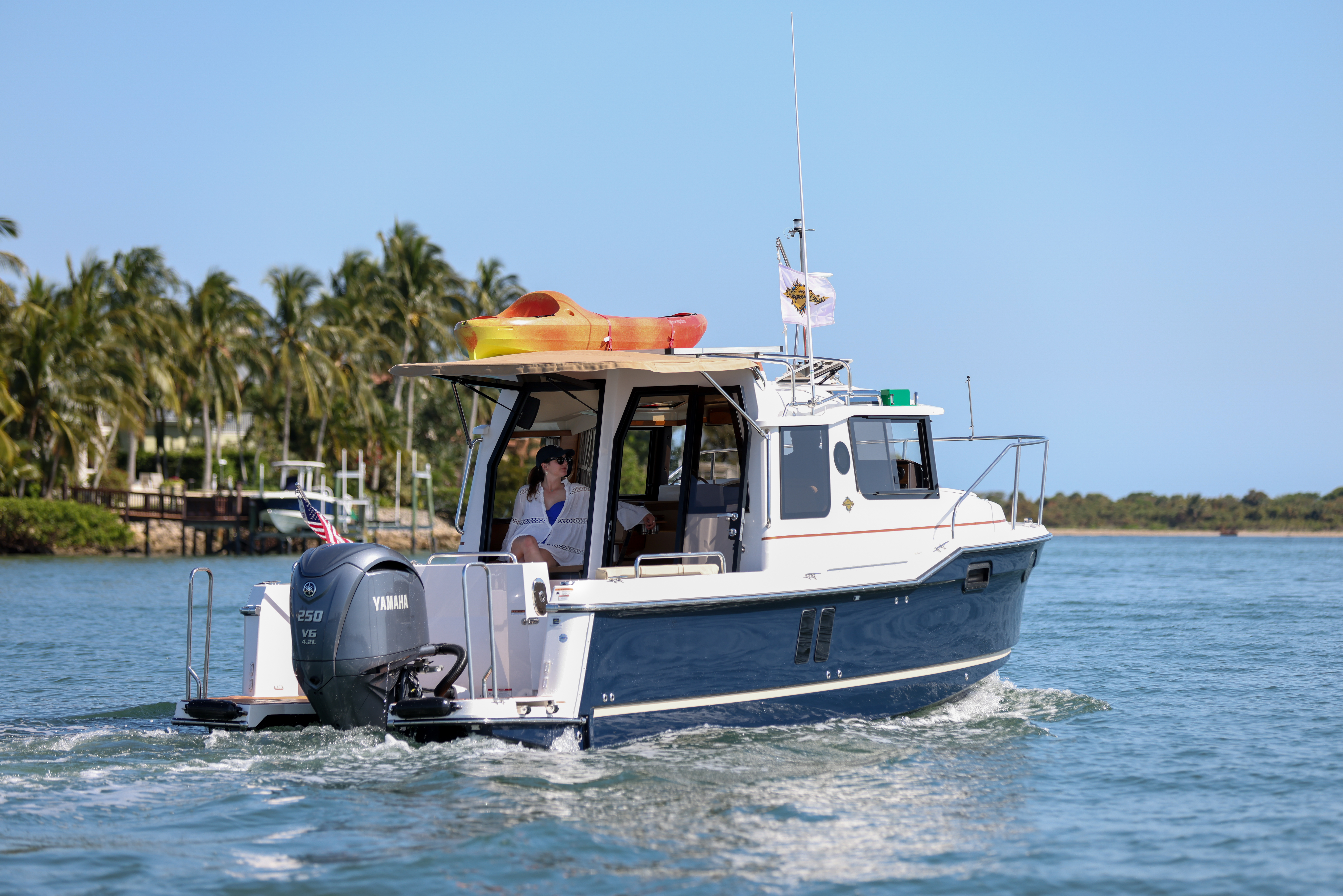Ranger Tugs R 25 Running 4