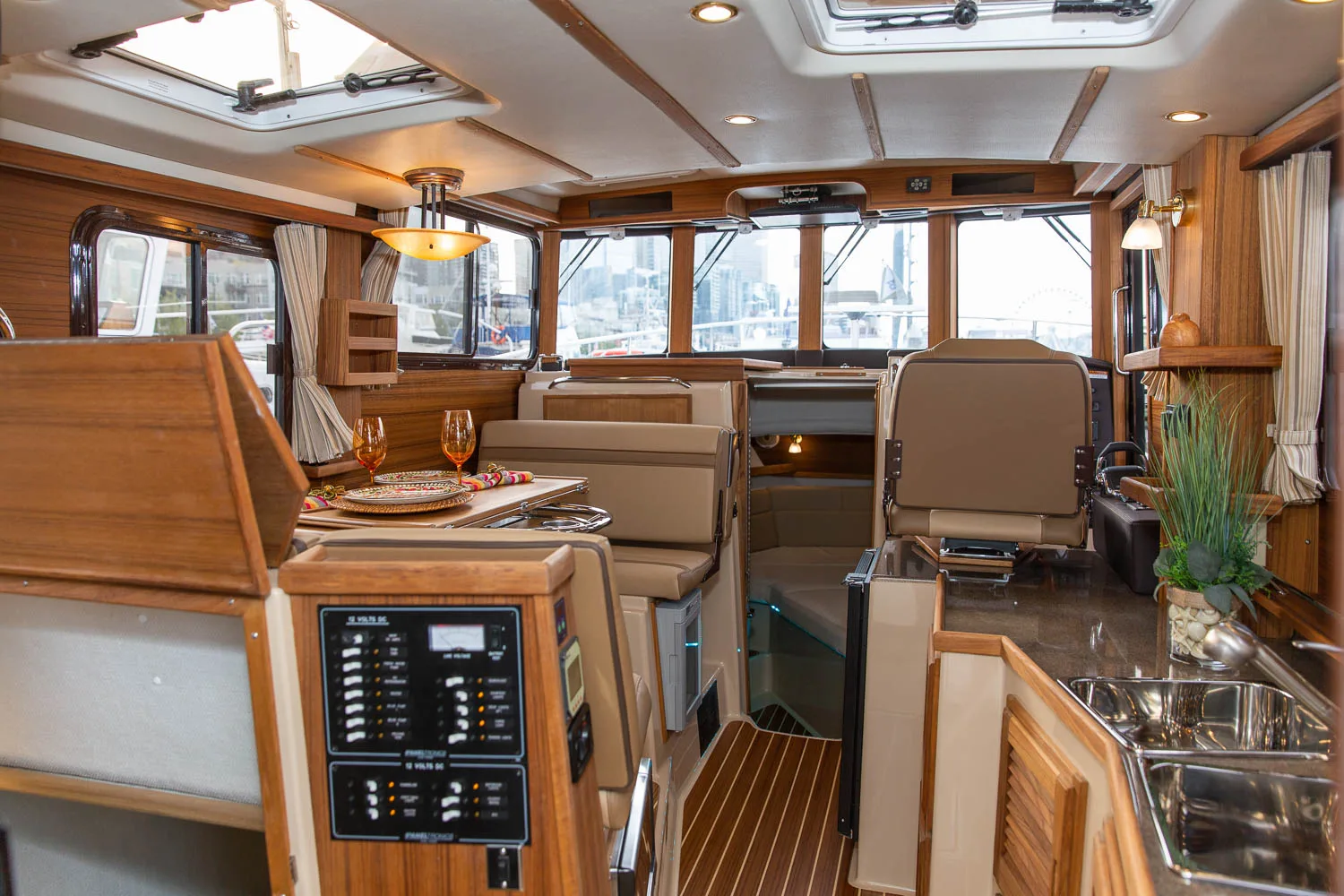 Ranger Tugs R 31 Cb Interior 1