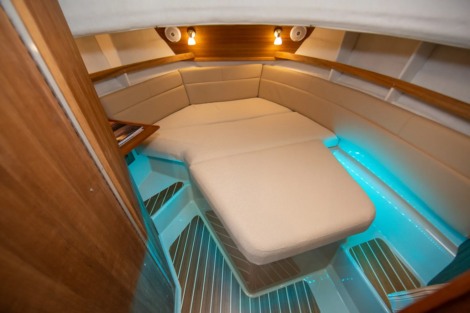 Ranger Tugs R 31 Cb Interior 10